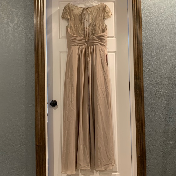 JJs House Dresses Nwt Taupe Jjshouse Dress With Lace Detail Poshmark